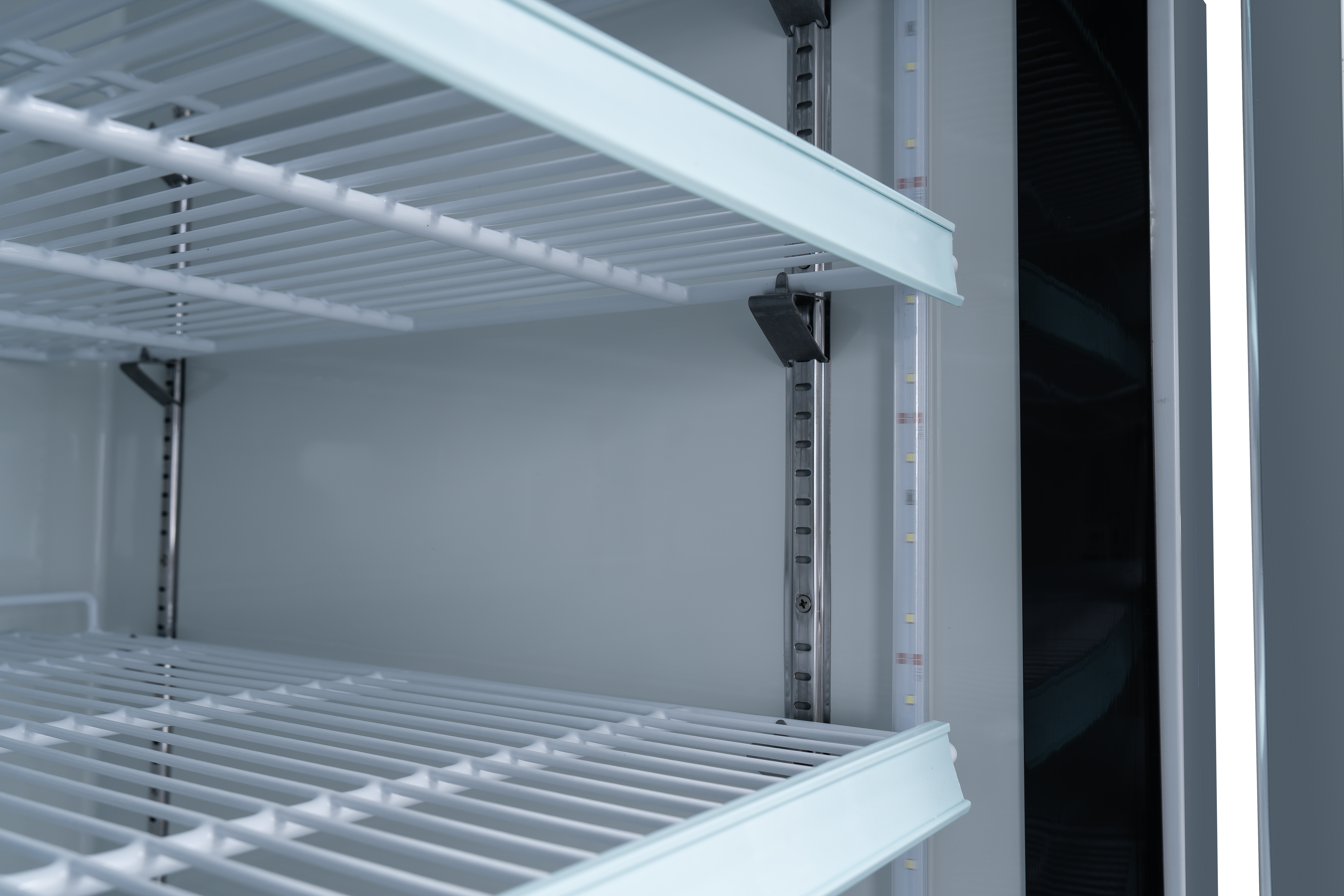 78″ Three (3) Glass Door Refrigerator, 53 cu.ft. (1500 L), White