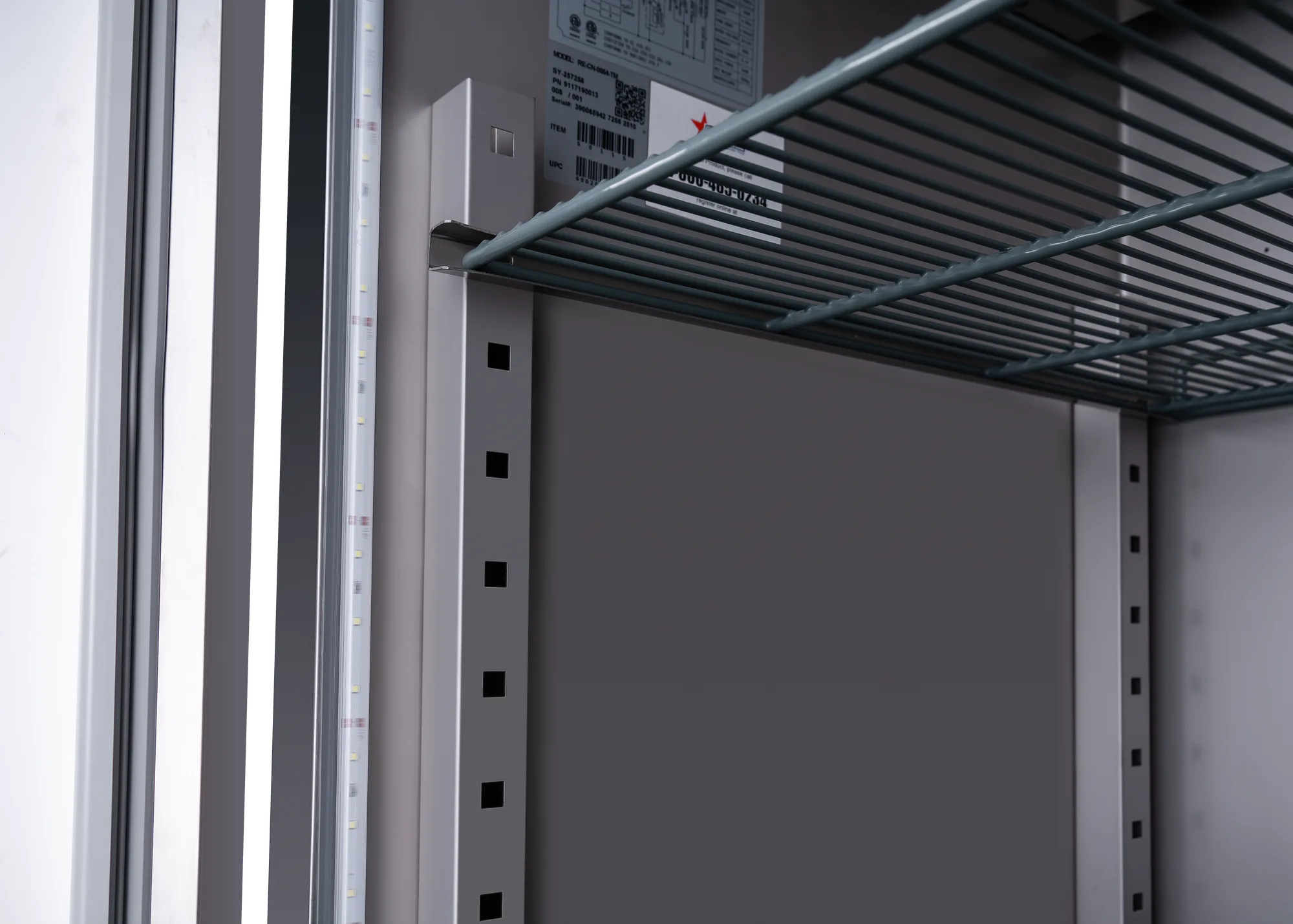 29″ One (1) Door Top Mounted Reach-in Refrigerator, 21.5 cu.ft. (609 L), Stainless Steel