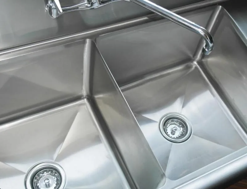24″ x 24″ x 14″ 18-gauge stainless steel Two Tub Sink with 3.5″ Center Drain and Right Drainboard