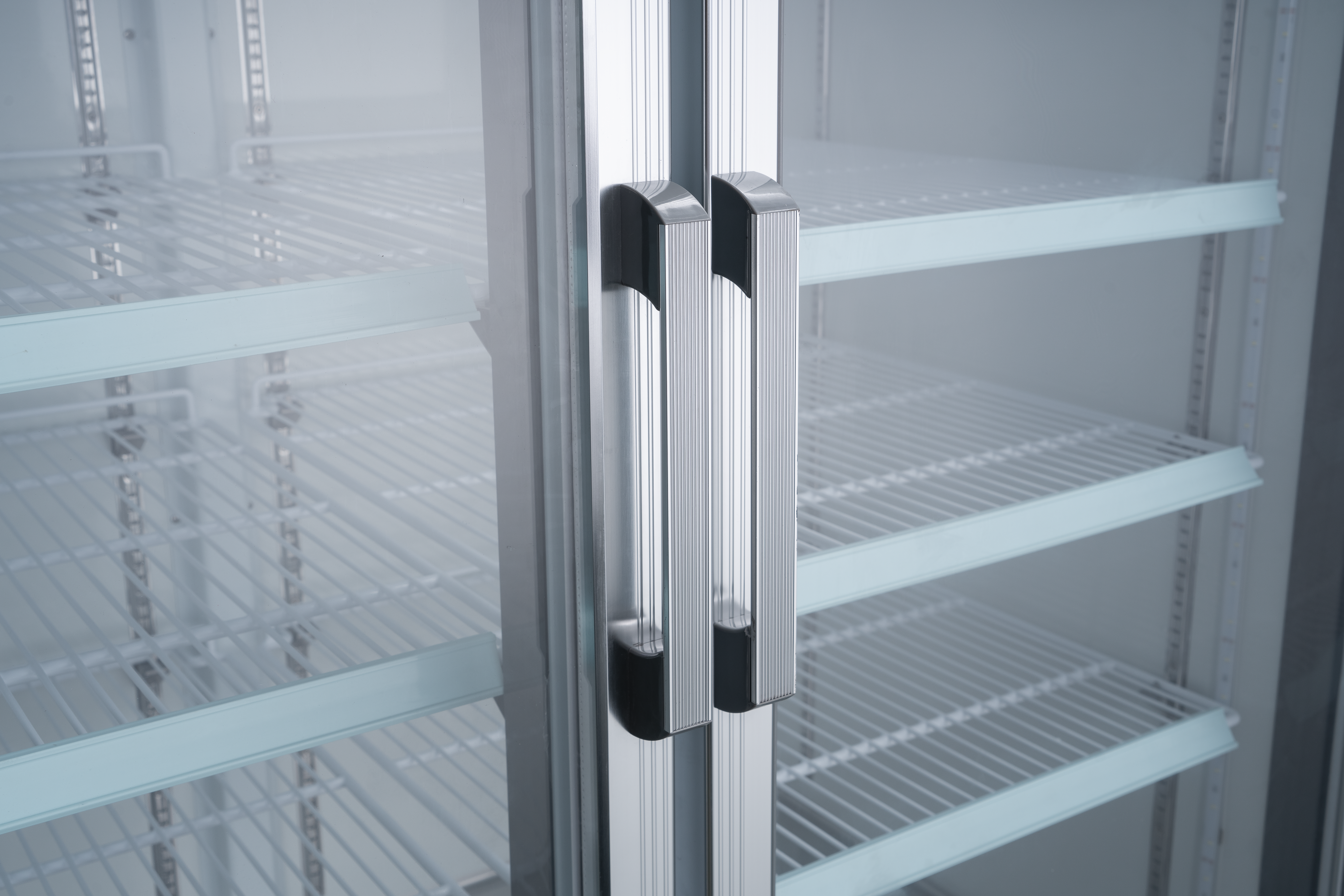 78″ Three (3) Glass Door Refrigerator, 53 cu.ft. (1500 L), White