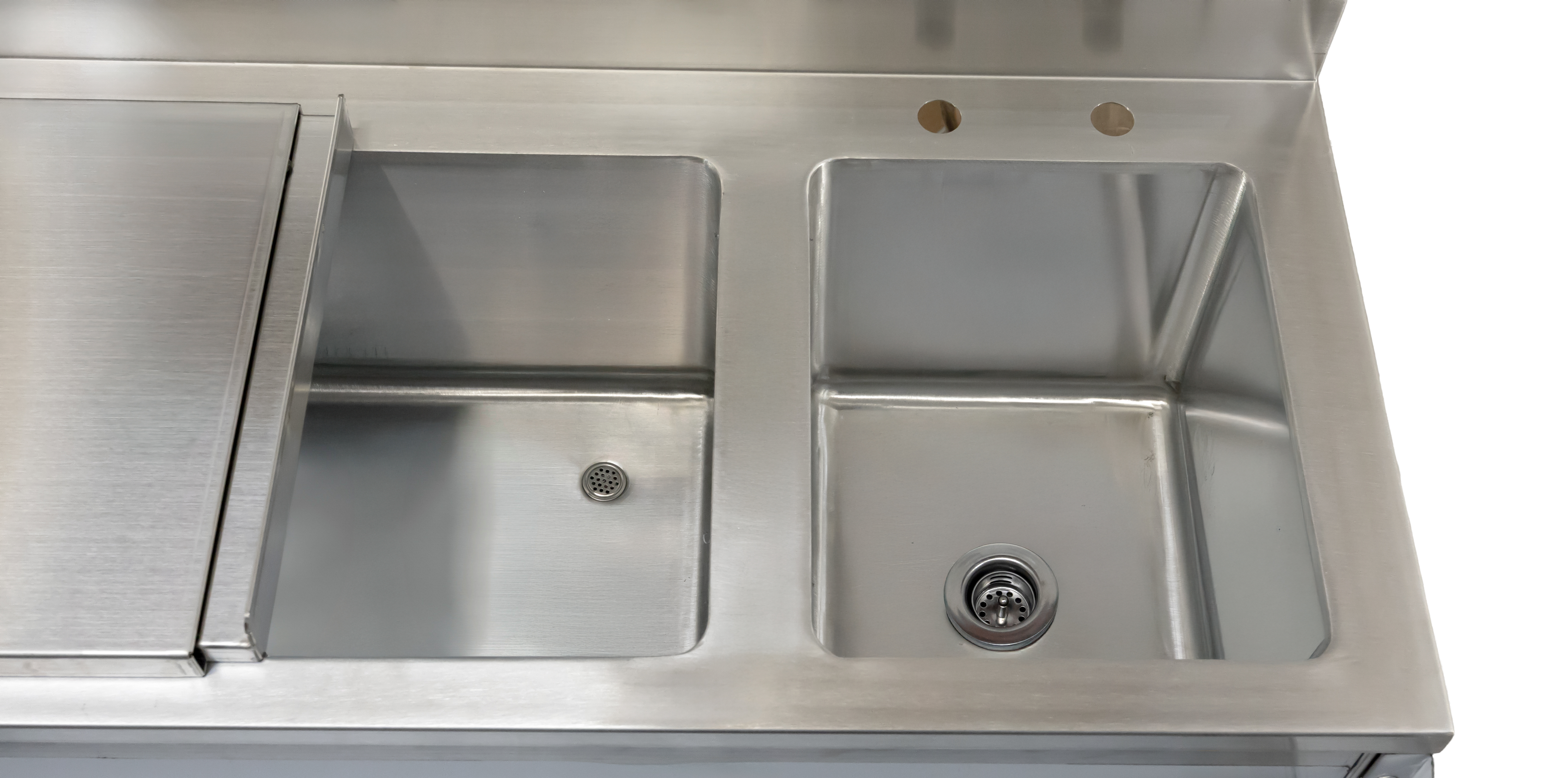 36″ Cocktail Mix Unit with 7″ Back Splash, 20″ x 12″ x 10″ Ice Bin with Sliding Cover, and 10″ x 12″ x 10″ Sinks