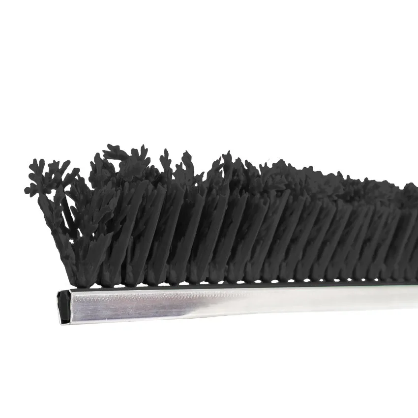 2″ x 30″ Black Parsley Runner with Clip