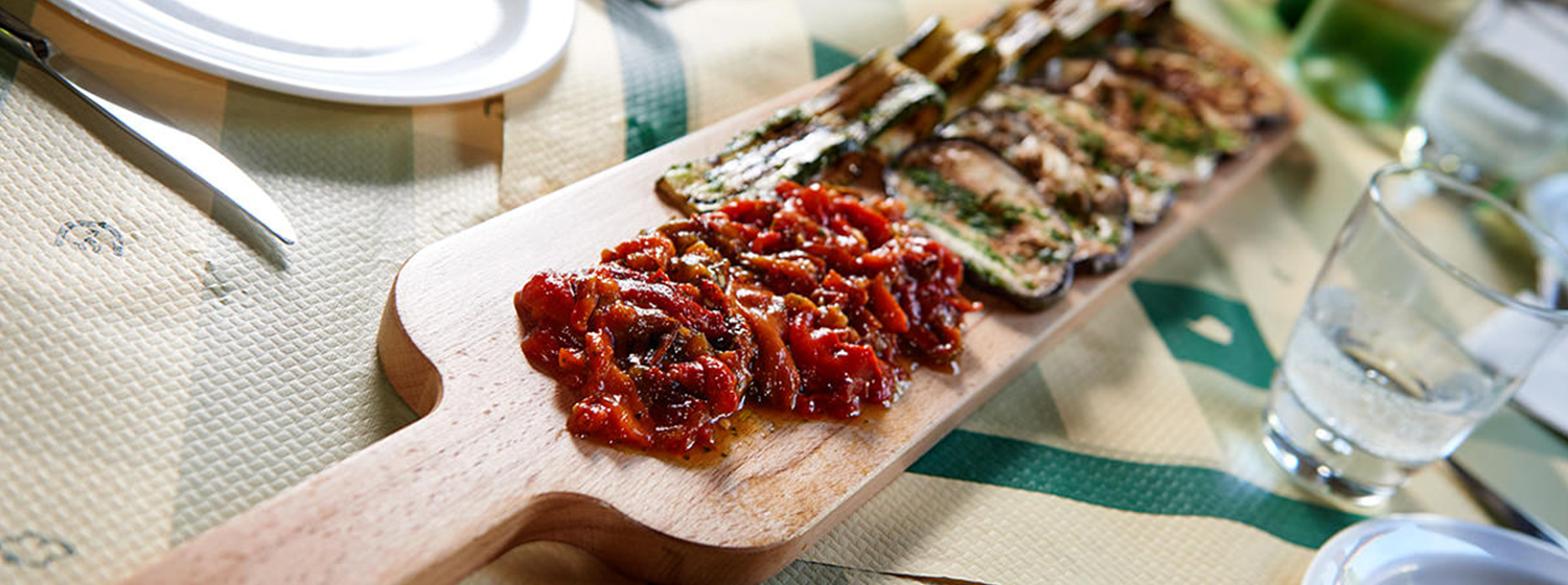 Linea Dori 24” x 6” Beech Wood Crostini Serving Board 1/2" Thick with 4” Handle