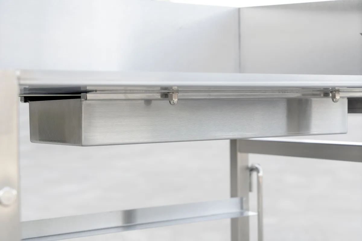 17.5″ x 24″ x 42″ Stainless Steel French Fry Dump Station