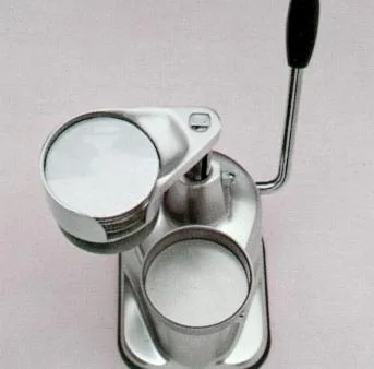 Omas 4″ Dia. Hamburger Press Patty Maker, 5-7 oz Capacity | Trento