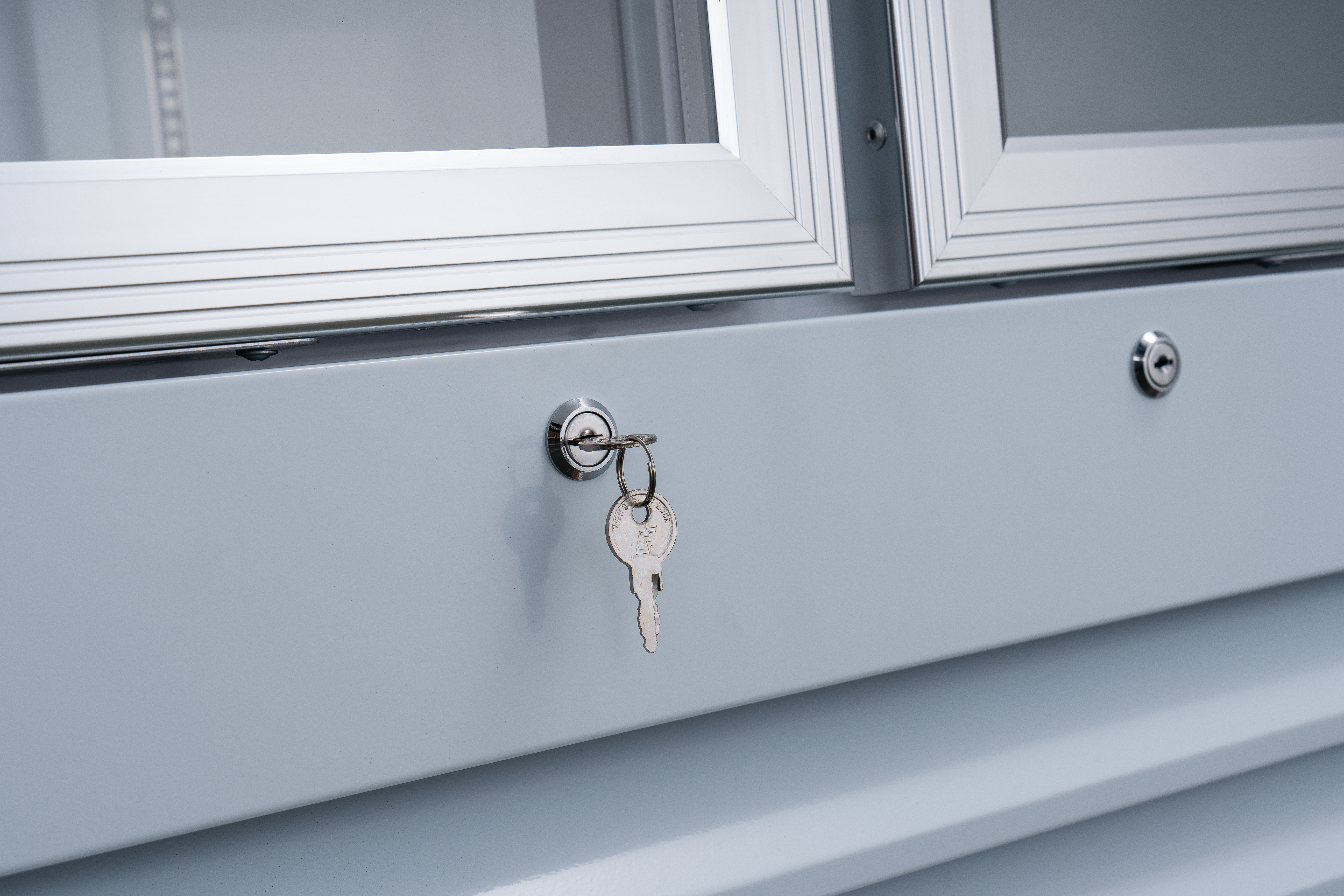 78″ Three (3) Glass Door Refrigerator, 53 cu.ft. (1500 L), White